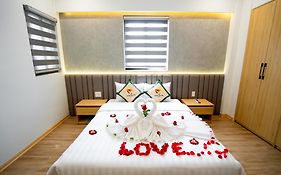 Trang Nguyen Hue Hotel